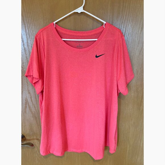 Womans Nike Dri-Fit Tee - Picture 1 of 3